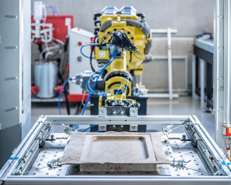 A robot arm in the composites lab 