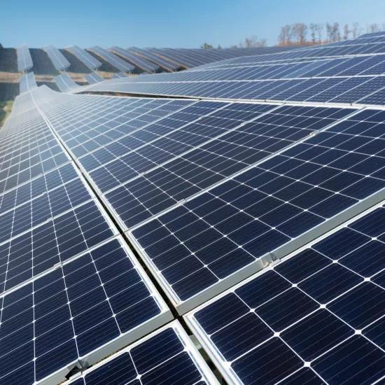 Energiecentrale met zonnepanelen