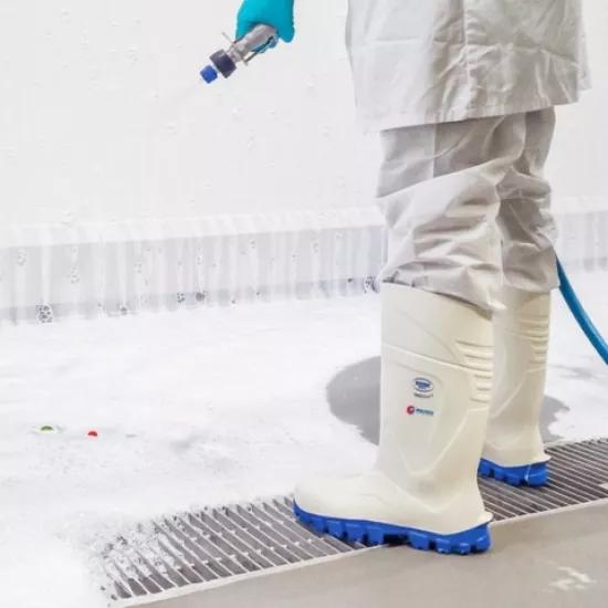 Cleaning Polysto CleanRock® kerbs