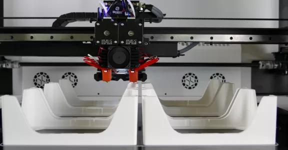 Integration of additive manufacturing or 3D printing on the shopfloor for all companies