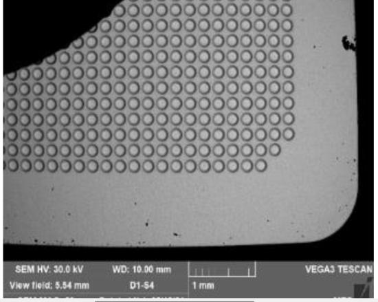 Microscoopbeeld van aangebrachte texturen op snijoppervlakken.
